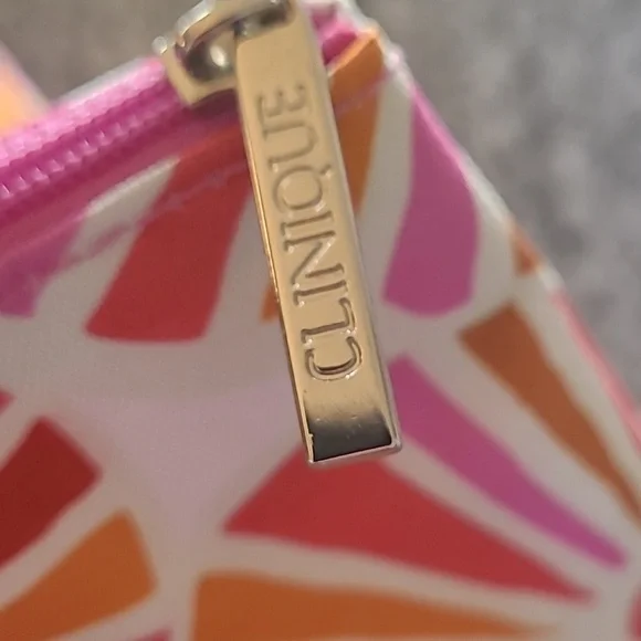 Clinique Floral and Geometric Print Pouches - Picture 6 of 7